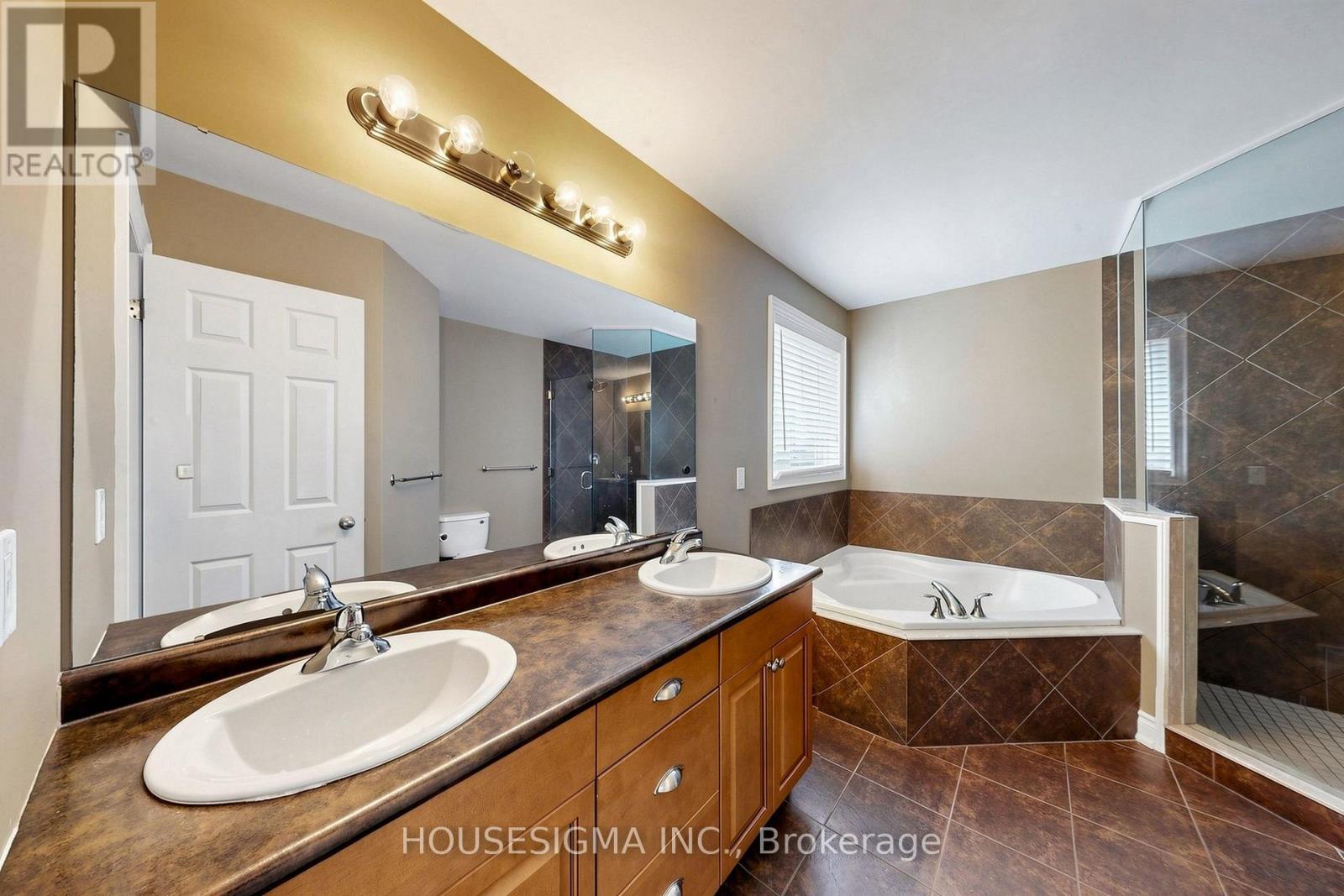 35 Auburn Court, Barrie, Ontario  L4N 6G9 - Photo 25 - S13705672
