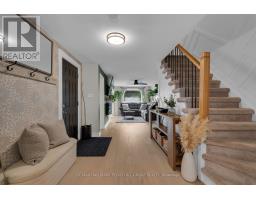195 DUNSMORE LANE, Barrie, Ontario