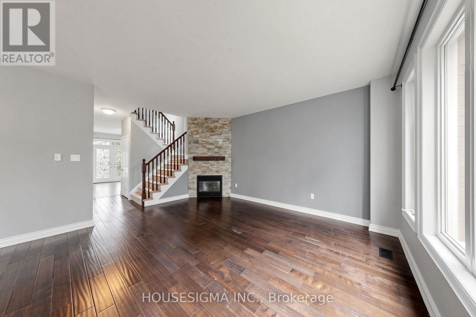 35 Auburn Court, Barrie, Ontario  L4N 6G9 - Photo 7 - S13705672