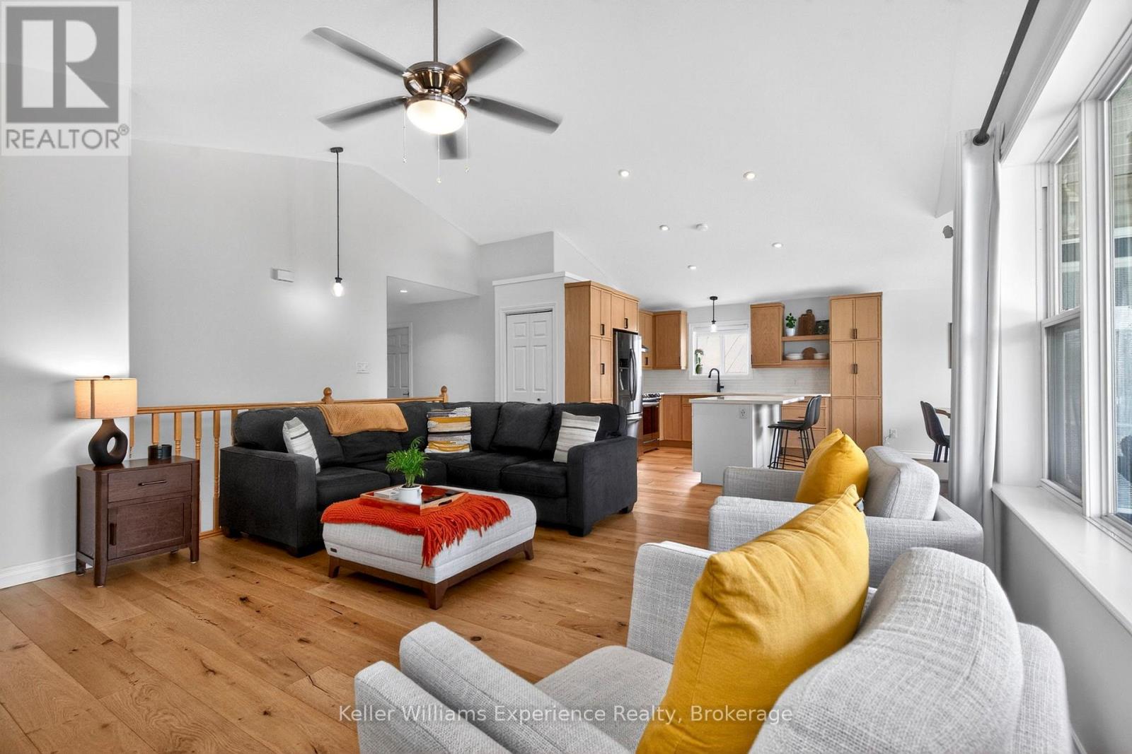75 Hoyt Avenue, Tay (Victoria Harbour), Ontario  L0K 2A0 - Photo 7 - S13705914