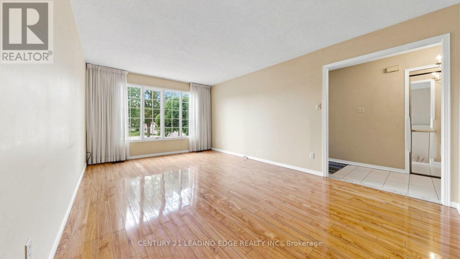 9 Coates Crescent, Richmond Hill, Ontario  L4E 2M3 - Photo 6 - N13704614