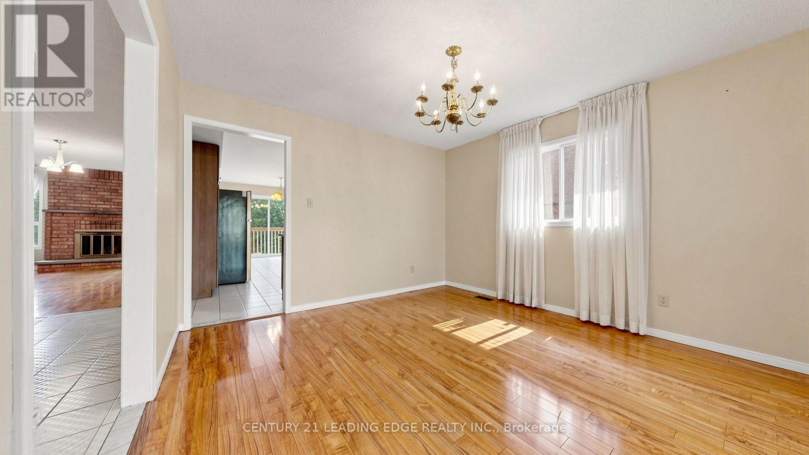 9 Coates Crescent, Richmond Hill, Ontario  L4E 2M3 - Photo 7 - N13704614