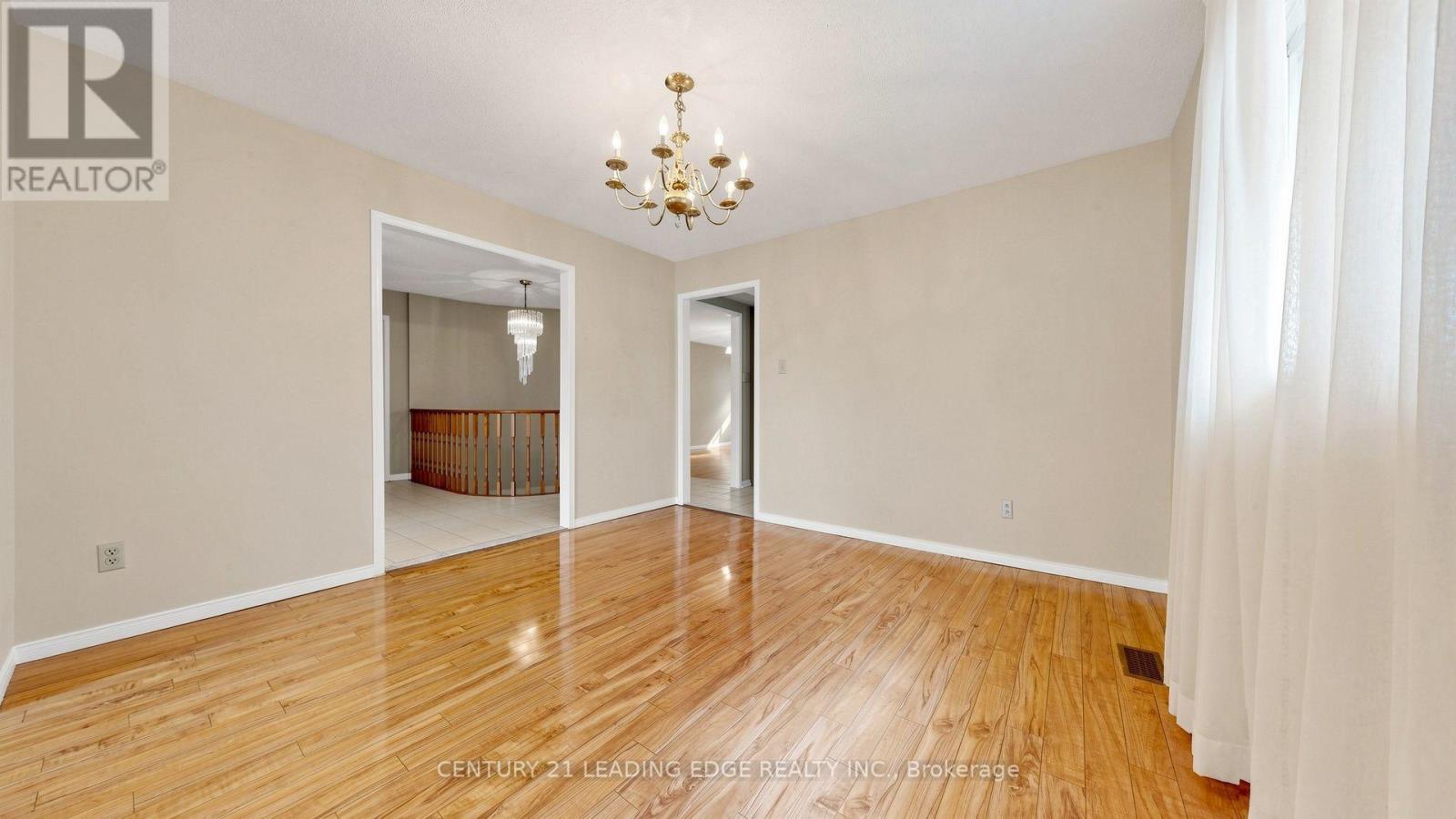 9 Coates Crescent, Richmond Hill, Ontario  L4E 2M3 - Photo 8 - N13704614