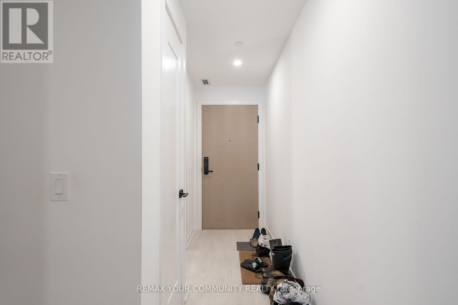 707 - 5 Defries Street, Toronto, Ontario  M5A 3R4 - Photo 3 - C13705918