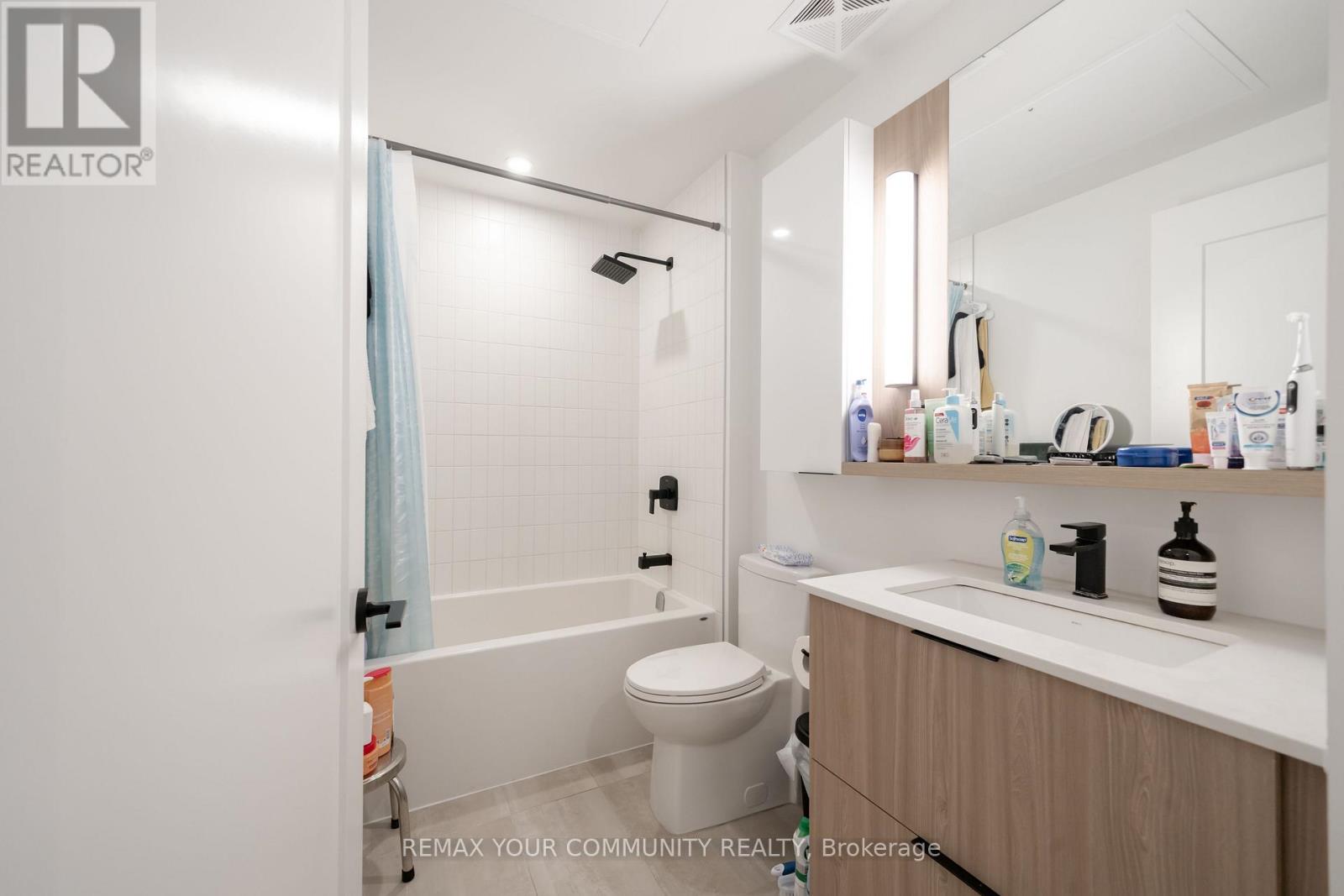 707 - 5 Defries Street, Toronto, Ontario  M5A 3R4 - Photo 4 - C13705918