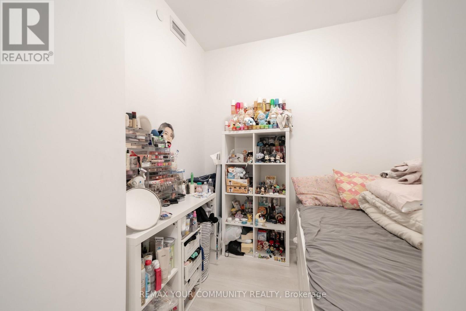 707 - 5 Defries Street, Toronto, Ontario  M5A 3R4 - Photo 6 - C13705918