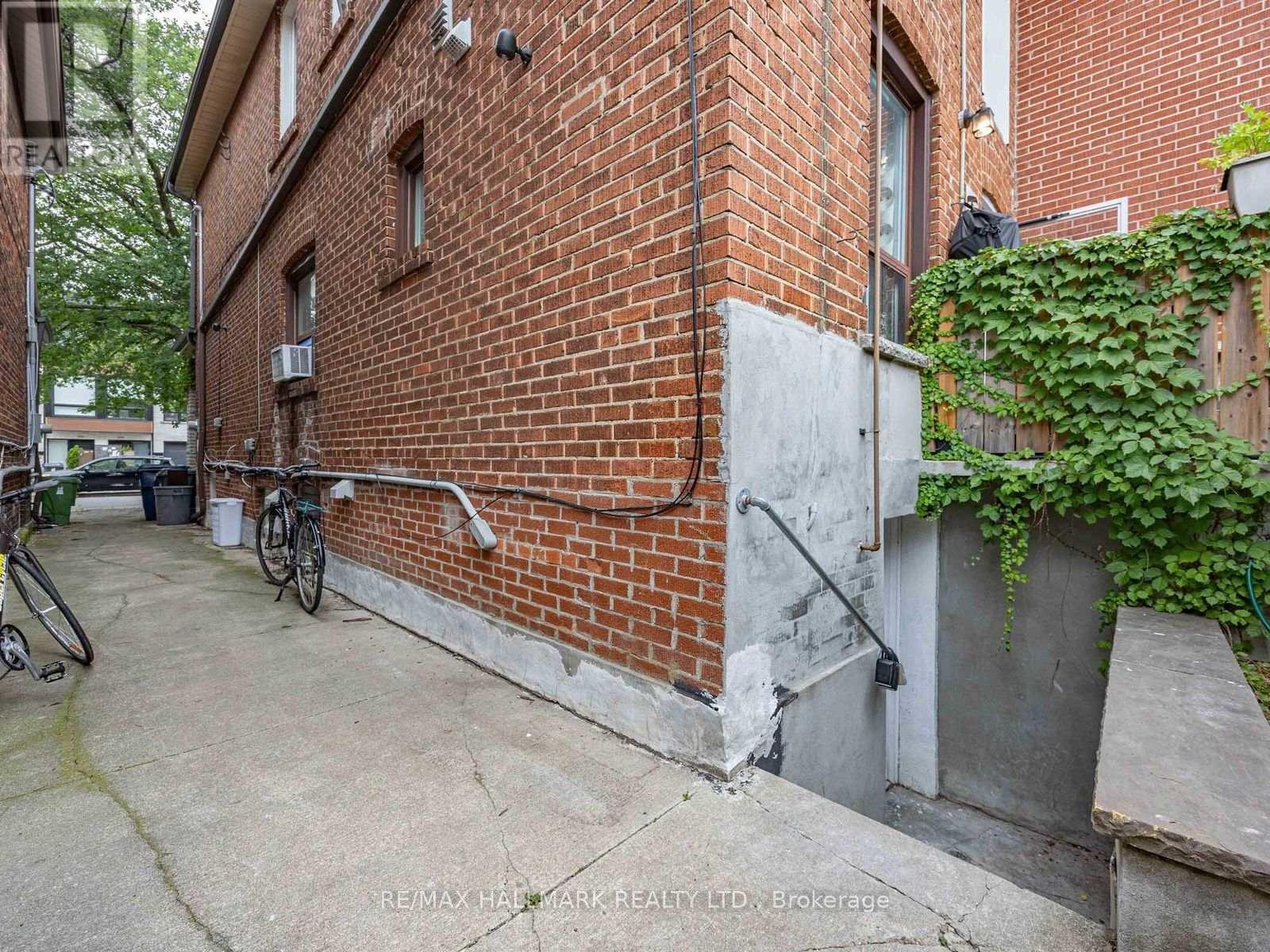 Lower - 271 Atlas Avenue, Toronto, Ontario  M6C 3P8 - Photo 22 - C13705942