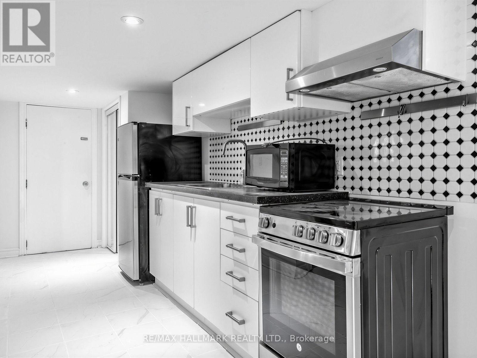 Lower - 271 Atlas Avenue, Toronto, Ontario  M6C 3P8 - Photo 5 - C13705942