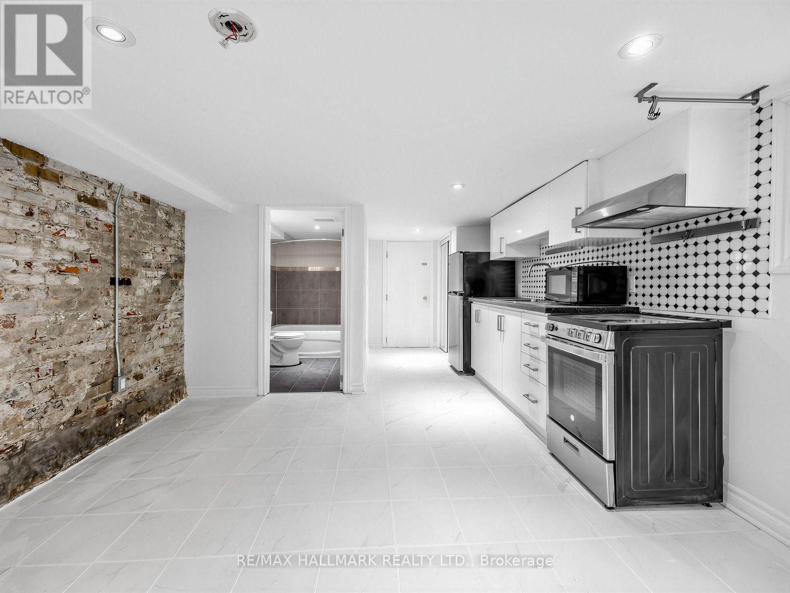 Lower - 271 Atlas Avenue, Toronto, Ontario  M6C 3P8 - Photo 6 - C13705942