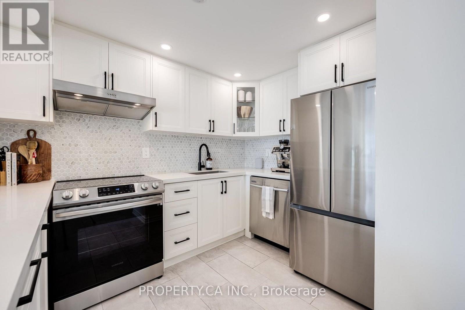 813 - 705 King Street W, Toronto, Ontario  M5V 2W8 - Photo 3 - C13706004
