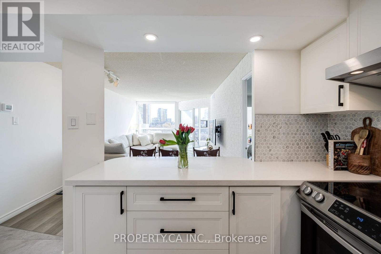 813 - 705 King Street W, Toronto, Ontario  M5V 2W8 - Photo 4 - C13706004