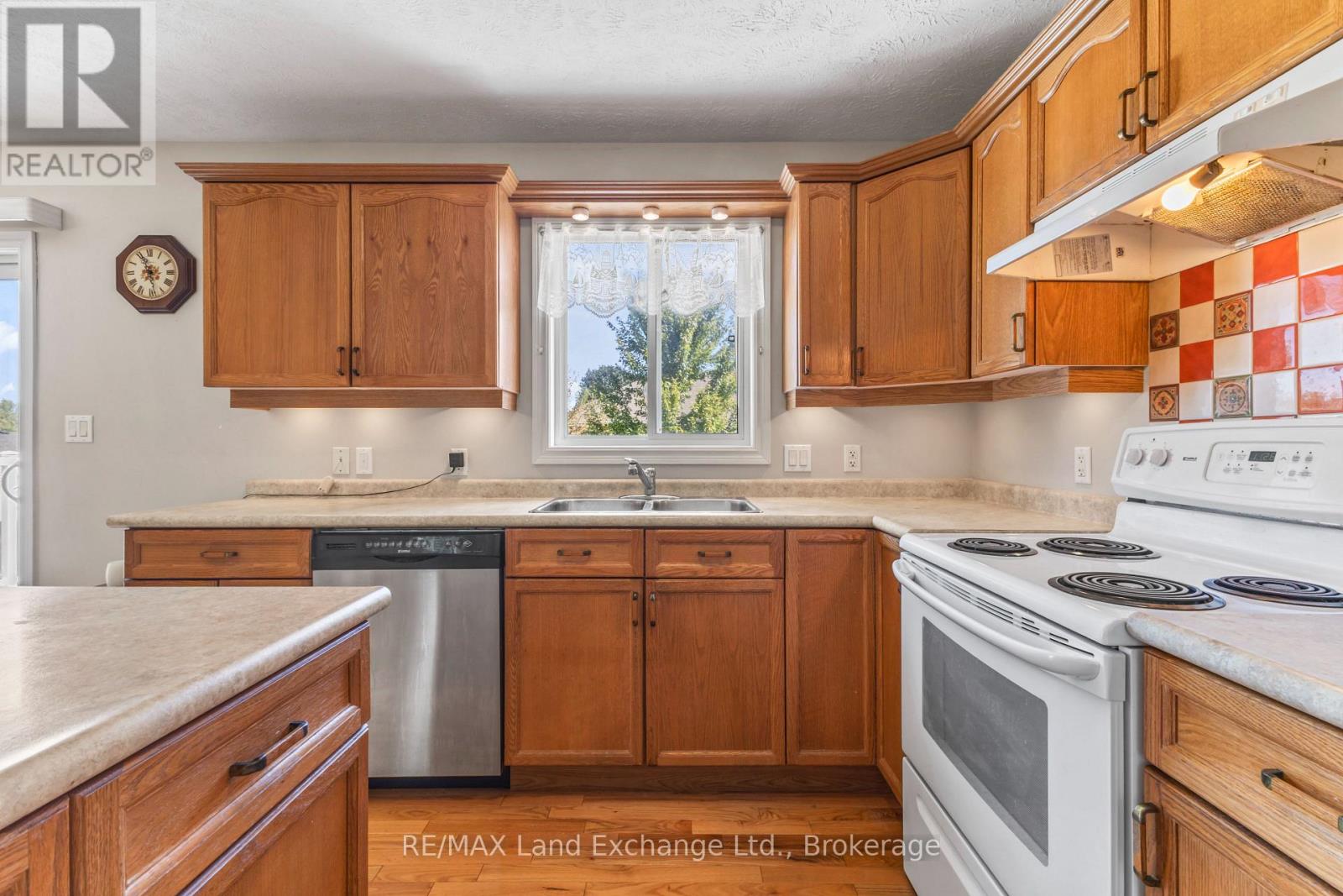 513 Peirson Avenue, Saugeen Shores, Ontario  N0H 2C1 - Photo 13 - X13705896