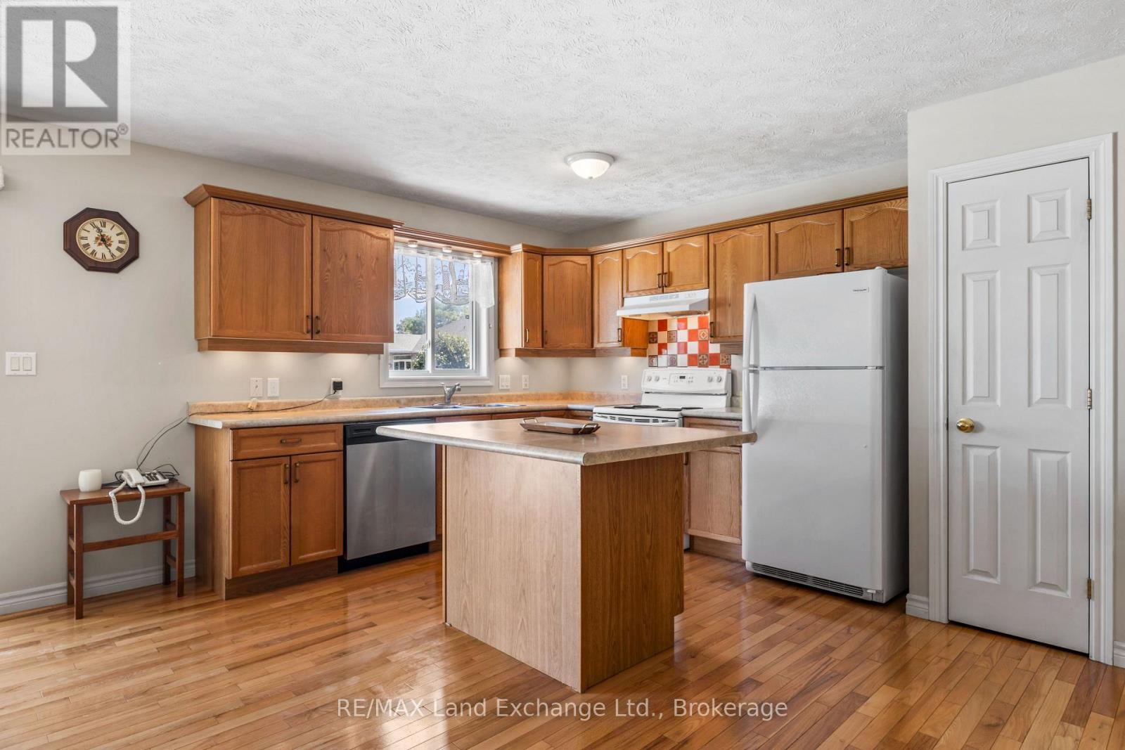 513 Peirson Avenue, Saugeen Shores, Ontario  N0H 2C1 - Photo 14 - X13705896