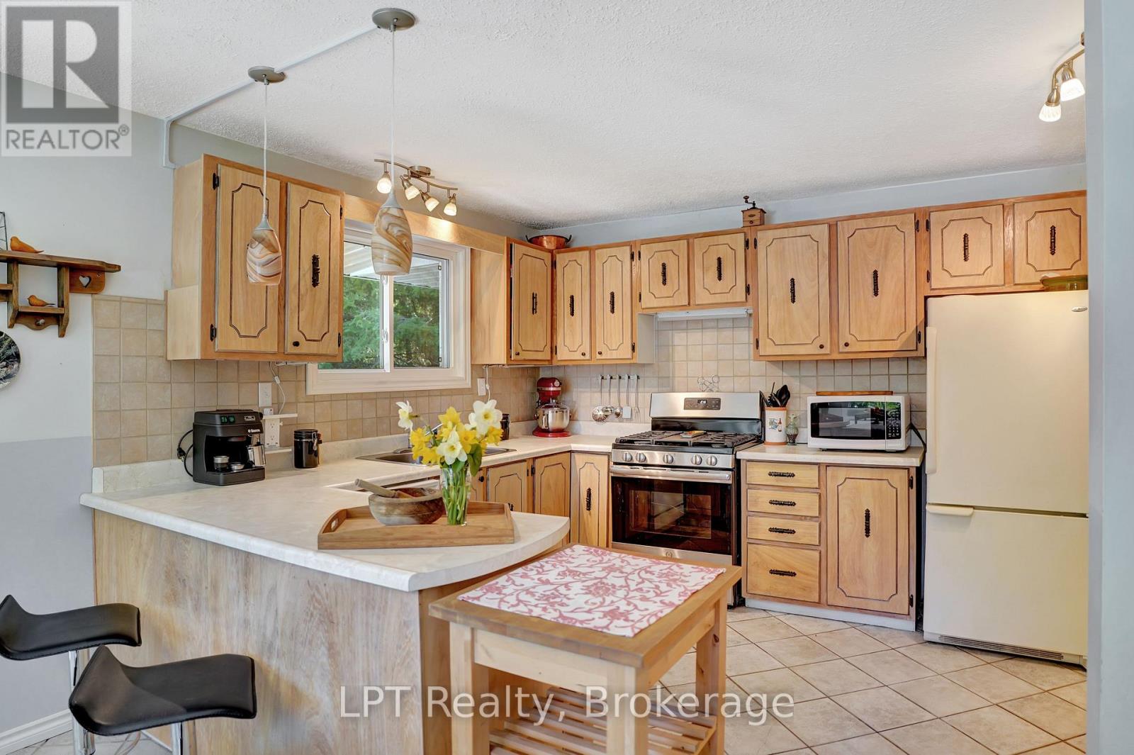 42 William Court, South Bruce Peninsula, Ontario  N0H 2T0 - Photo 17 - X13705902