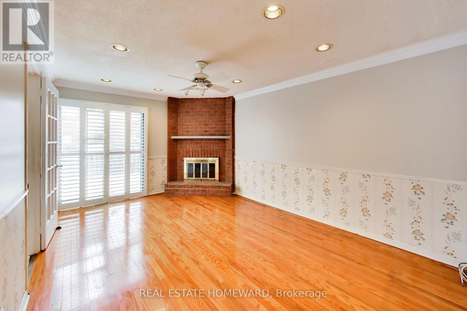 23 Hutchcroft Avenue, Toronto, Ontario  M1V 3S3 - Photo 10 - E13705970
