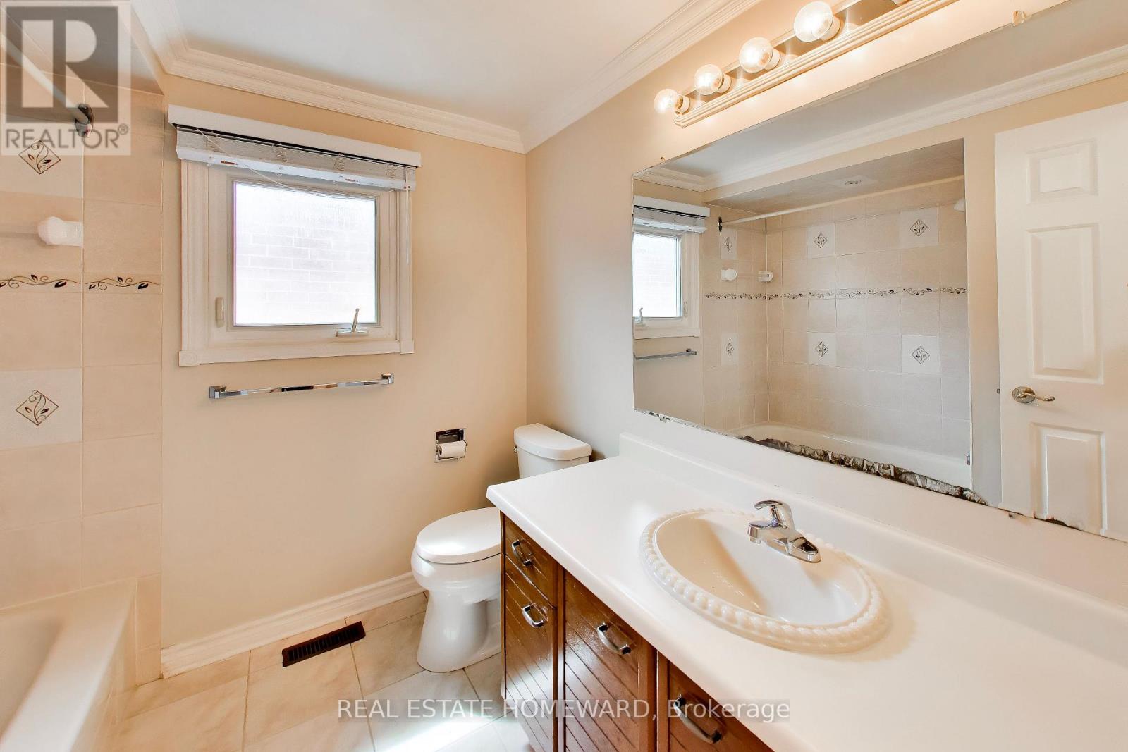 23 Hutchcroft Avenue, Toronto, Ontario  M1V 3S3 - Photo 16 - E13705970