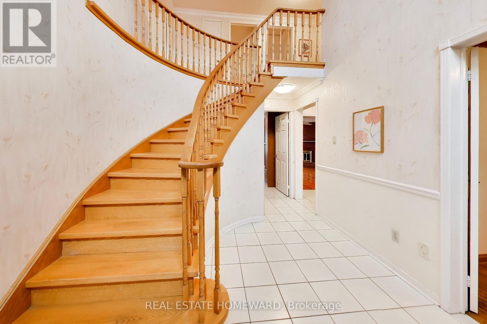 23 Hutchcroft Avenue, Toronto, Ontario  M1V 3S3 - Photo 2 - E13705970