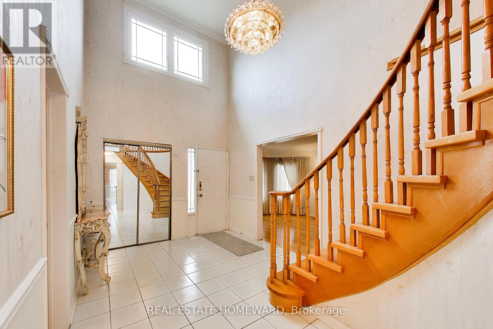 23 Hutchcroft Avenue, Toronto, Ontario  M1V 3S3 - Photo 3 - E13705970
