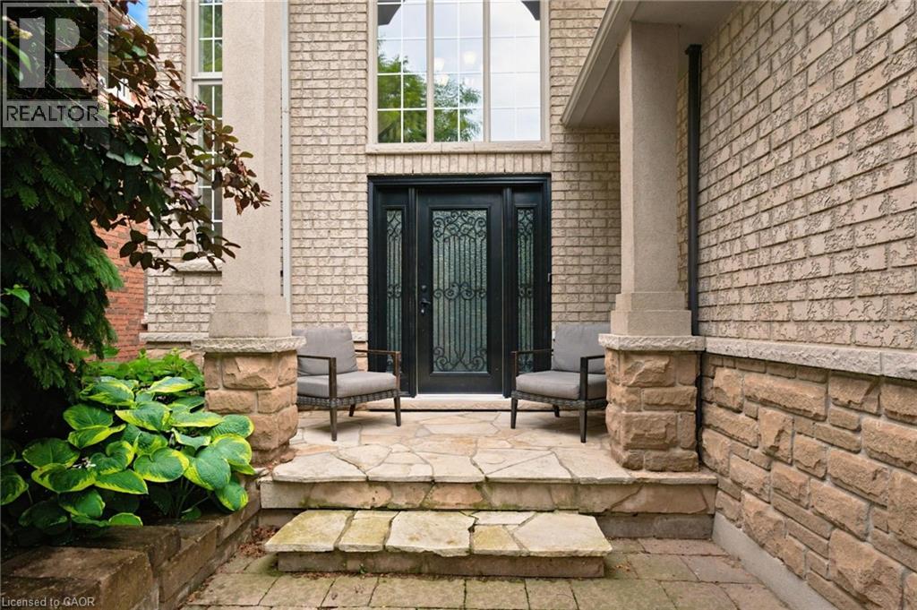 207 Valridge Drive, Ancaster, Ontario L9G 4Y4 - Photo 2 - 40844095