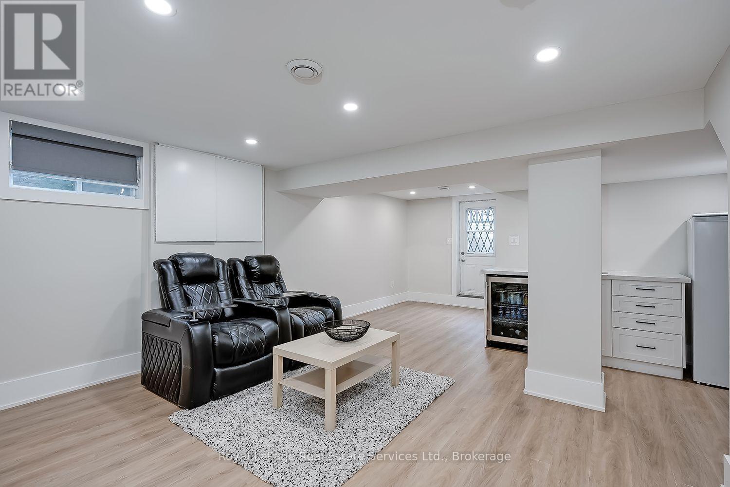 59 Fairwood Place E, Burlington, Ontario  L7T 2B7 - Photo 32 - W13659256