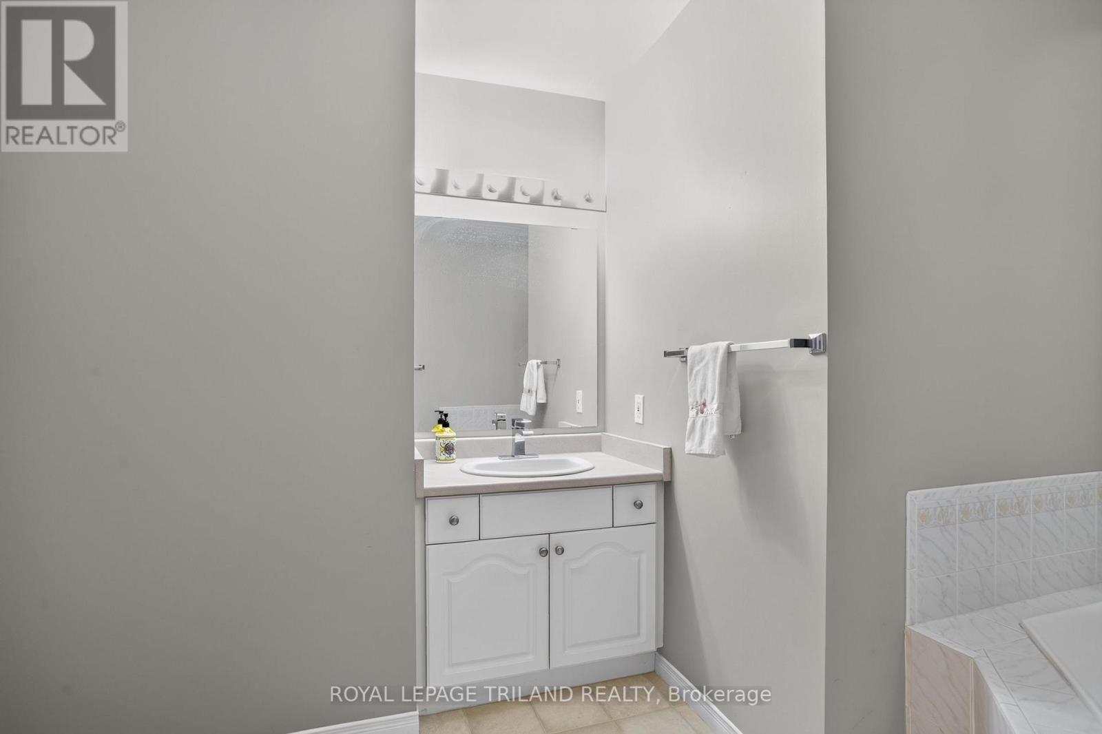 52 Ilderbrook Circle, Middlesex Centre, Ontario  N0M 2A0 - Photo 16 - X13705892