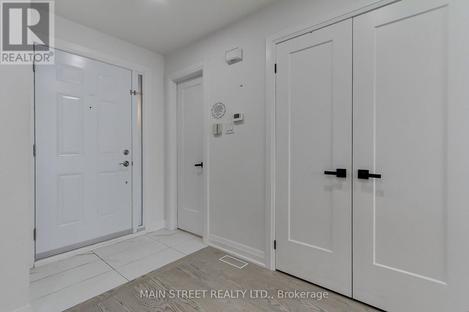 72 Alameda Circle, Vaughan, Ontario  L4J 8A6 - Photo 4 - N13705874