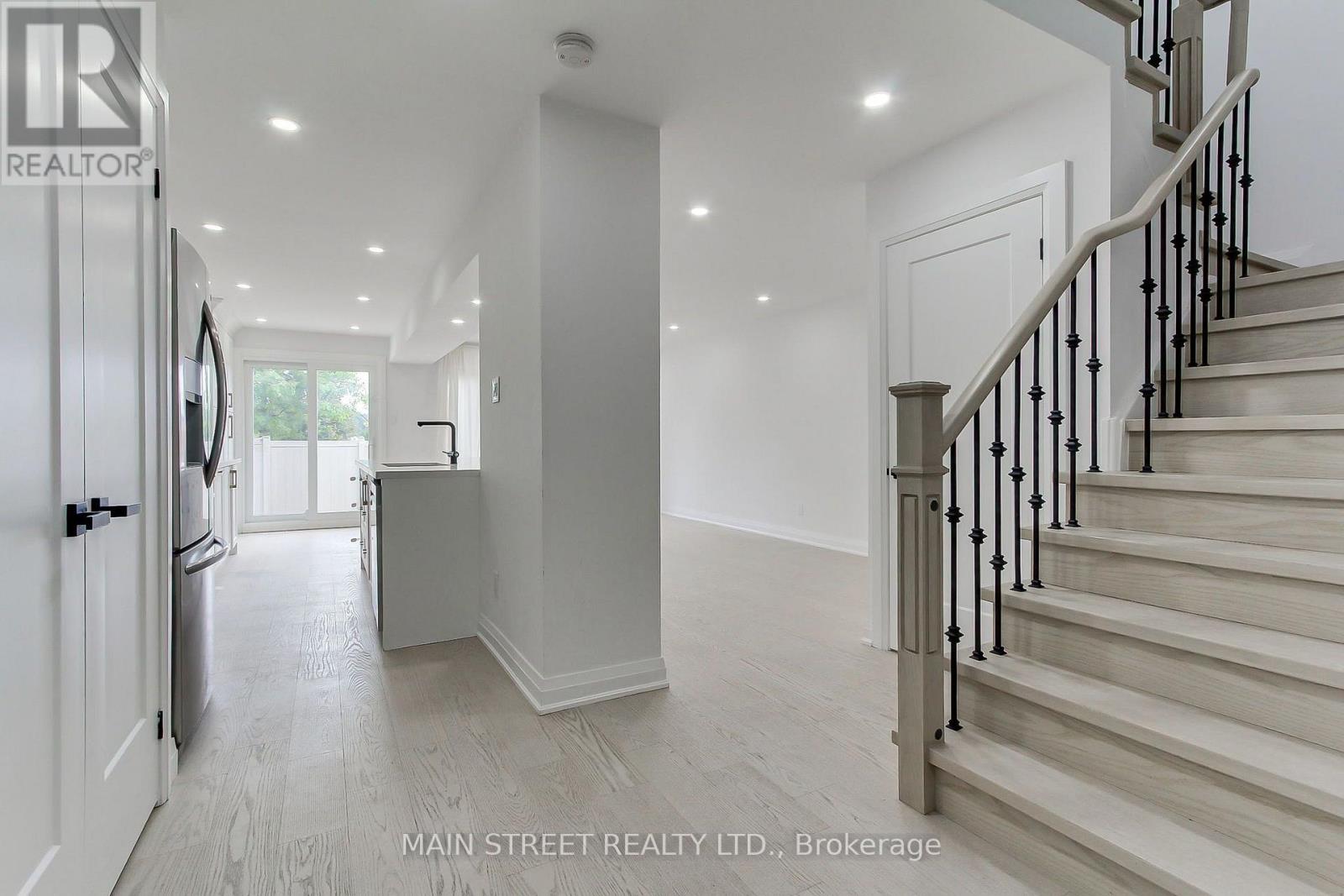 72 Alameda Circle, Vaughan, Ontario  L4J 8A6 - Photo 6 - N13705874