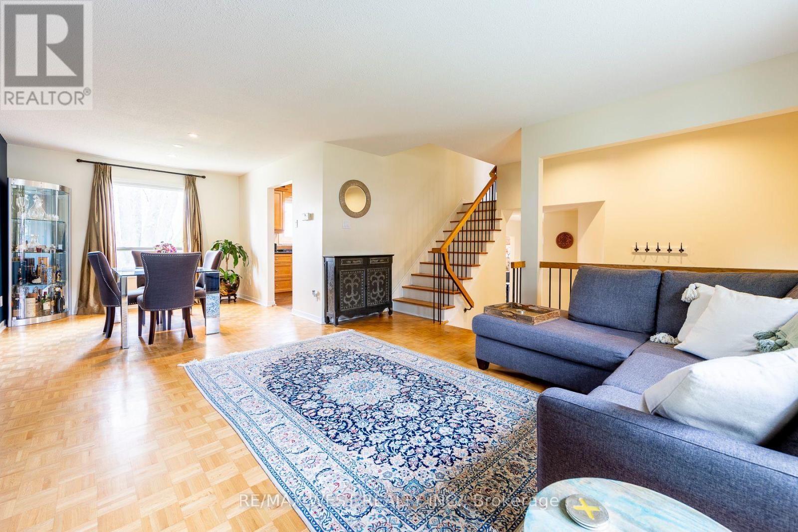 20 Sanderson Crescent, Richmond Hill, Ontario  L4C 5L4 - Photo 5 - N13705946