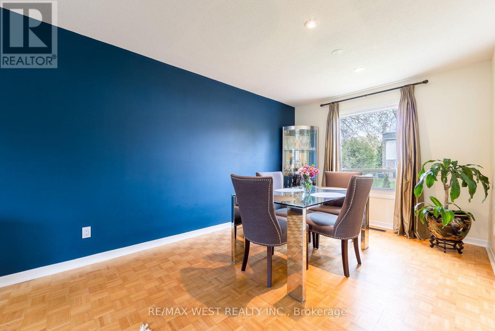 20 Sanderson Crescent, Richmond Hill, Ontario  L4C 5L4 - Photo 6 - N13705946