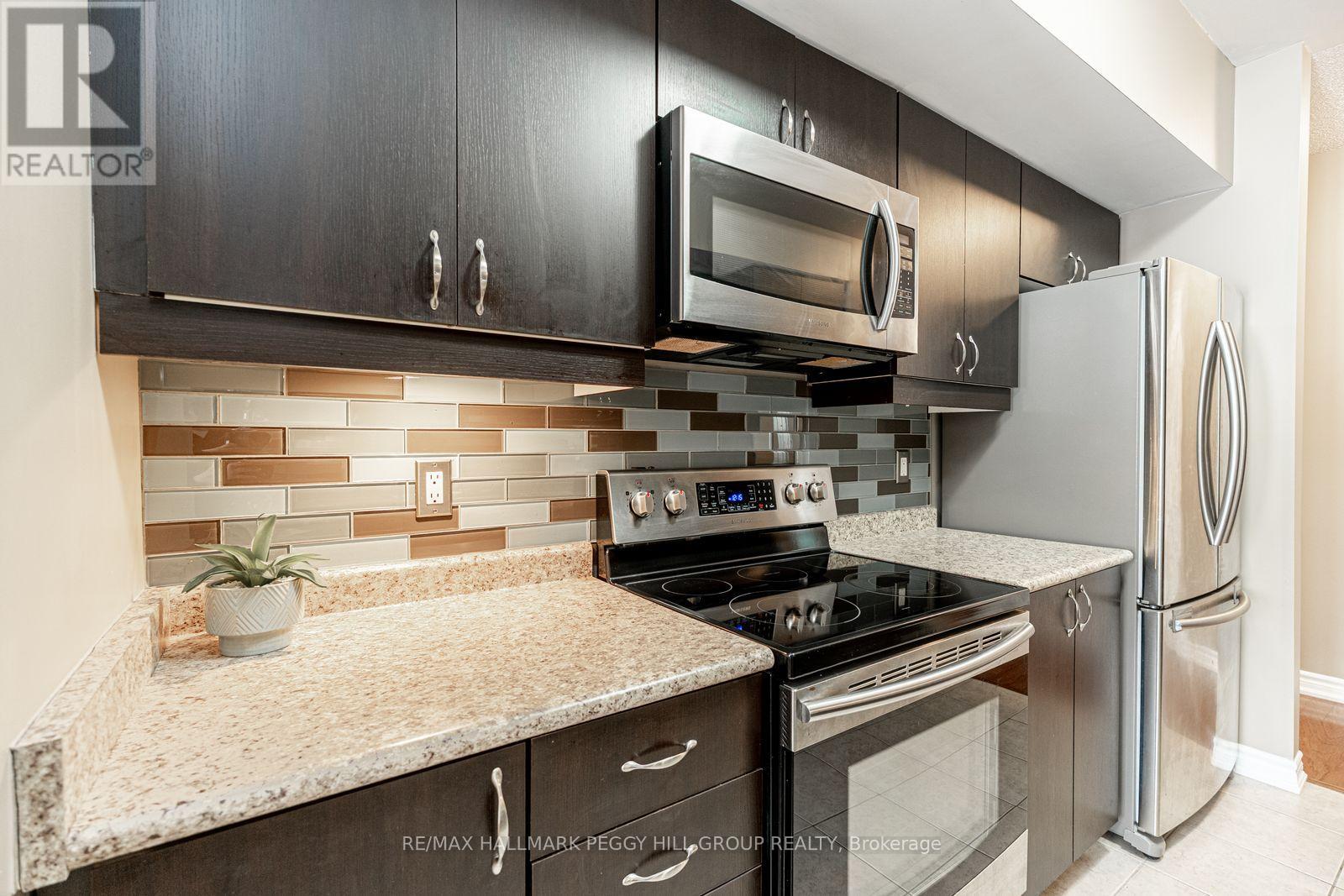 112 - 39 Ferndale Drive S, Barrie, Ontario  L4N 5T5 - Photo 3 - S13705860