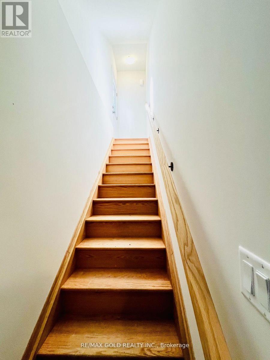 Unit 1- Basement - 24 Hylton Drive, Barrie, Ontario L9J 0W5 - Photo 3 - S13705954