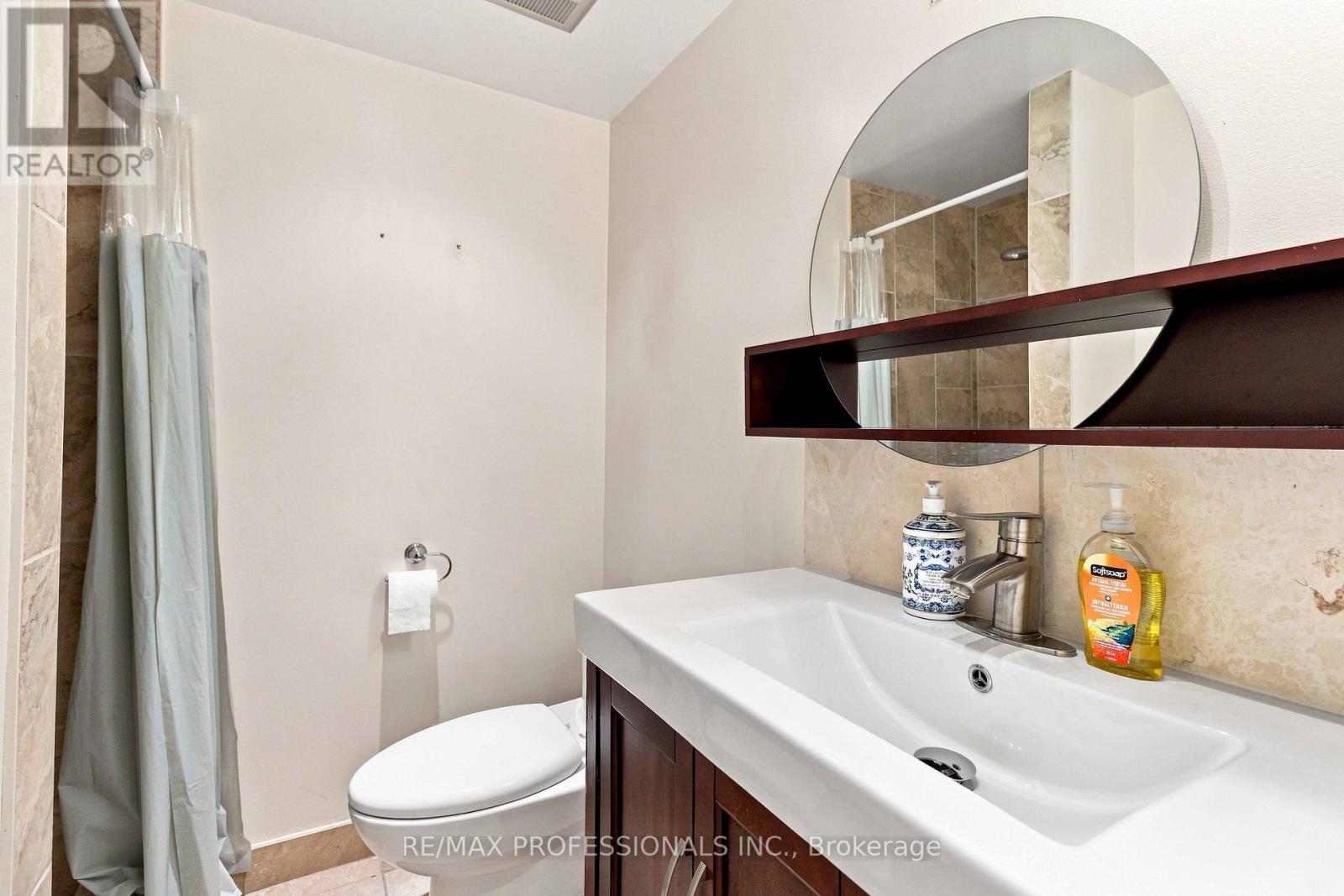 7449 Pickfair Drive, Mississauga, Ontario  L4T 2N1 - Photo 29 - W13705866