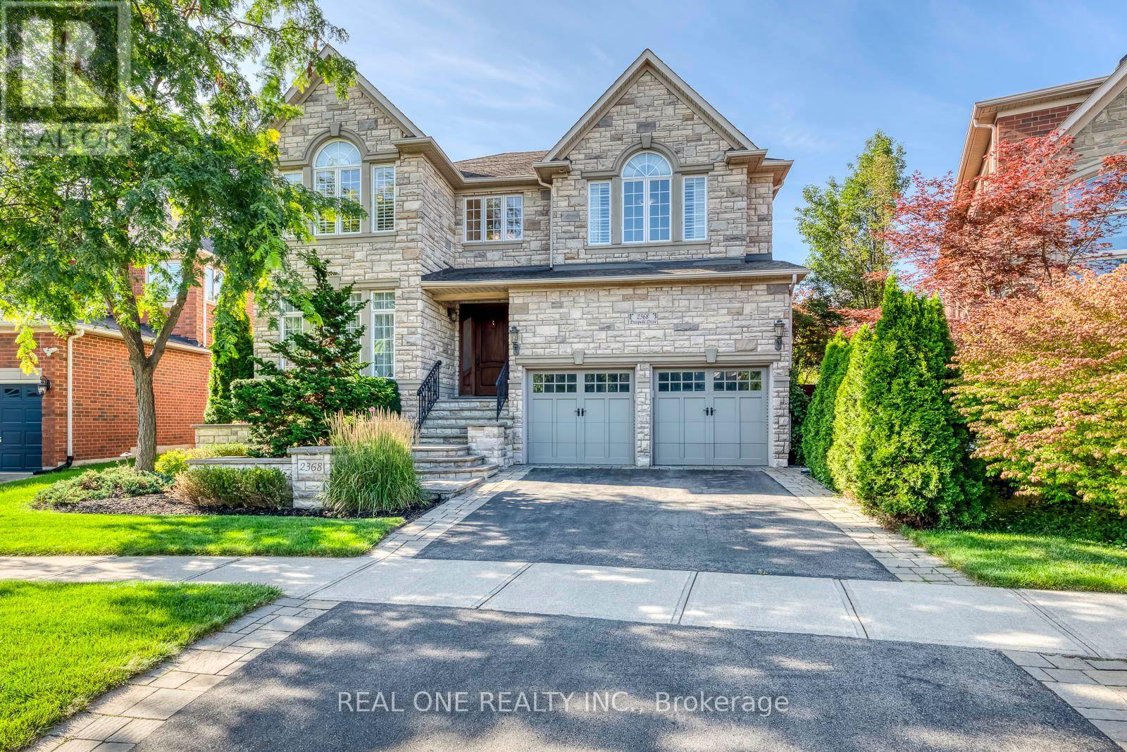 2368 Presquile Drive, Oakville, Ontario  L6H 7R1 - Photo 1 - W13705900