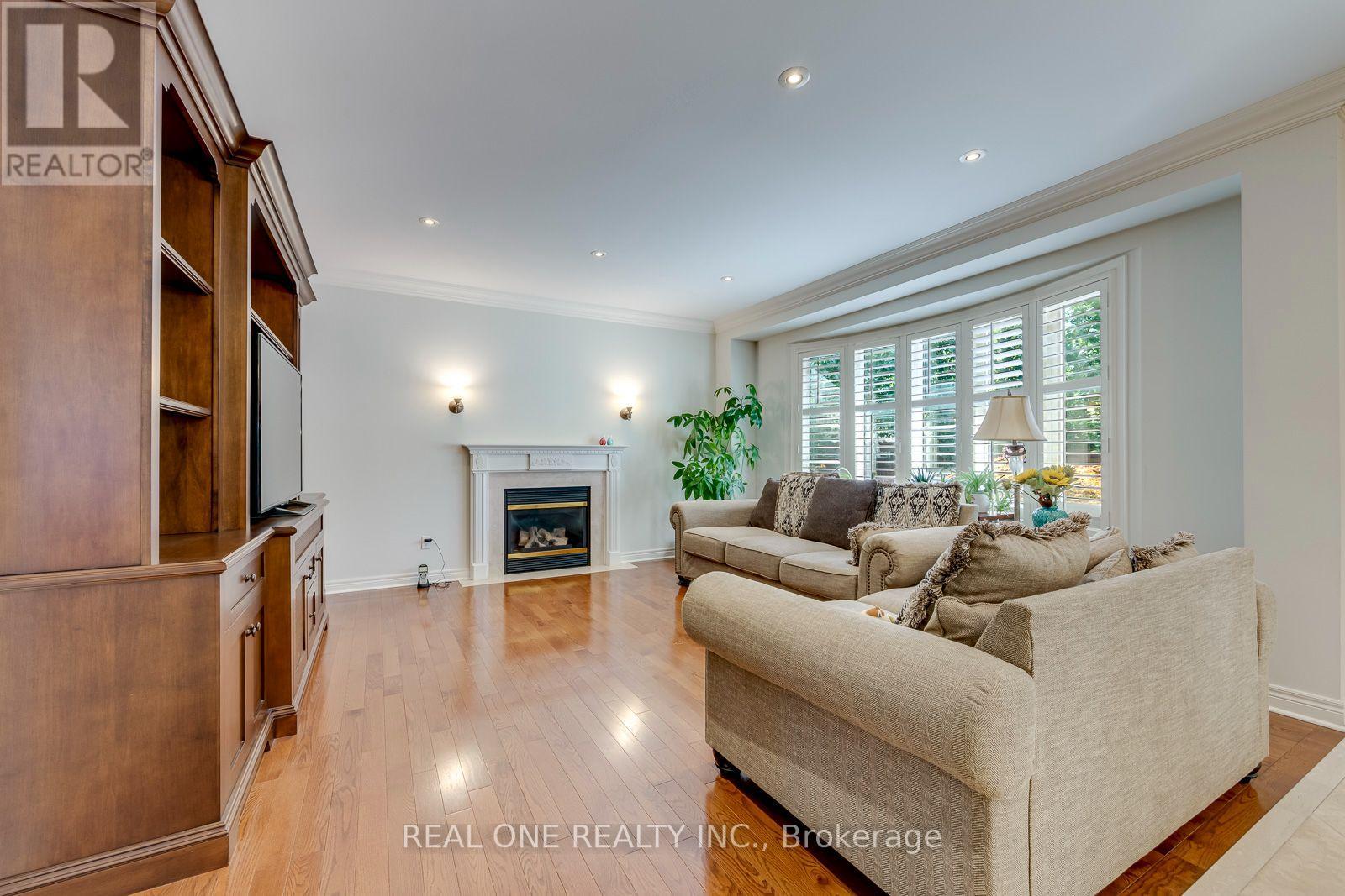 2368 Presquile Drive, Oakville, Ontario  L6H 7R1 - Photo 11 - W13705900