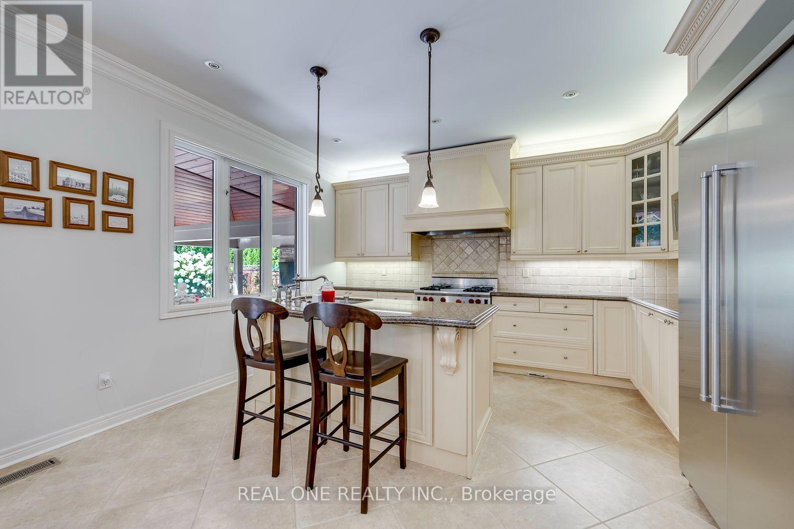 2368 Presquile Drive, Oakville, Ontario  L6H 7R1 - Photo 14 - W13705900