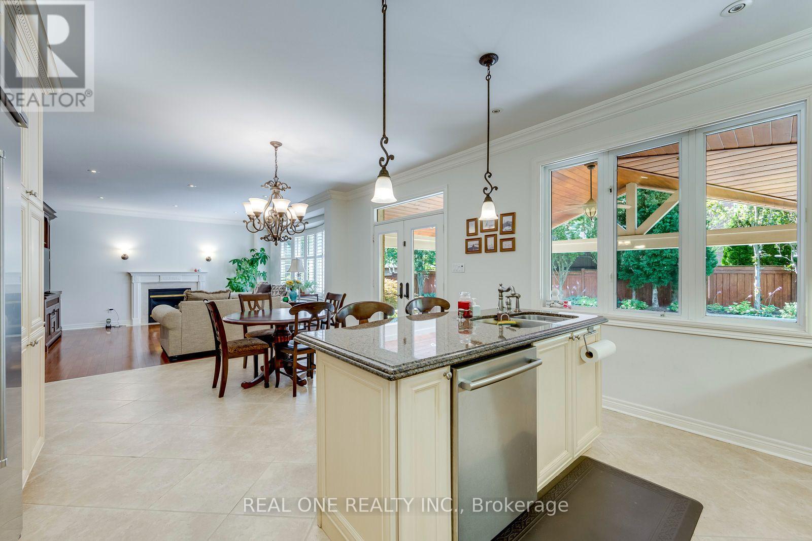 2368 Presquile Drive, Oakville, Ontario  L6H 7R1 - Photo 17 - W13705900