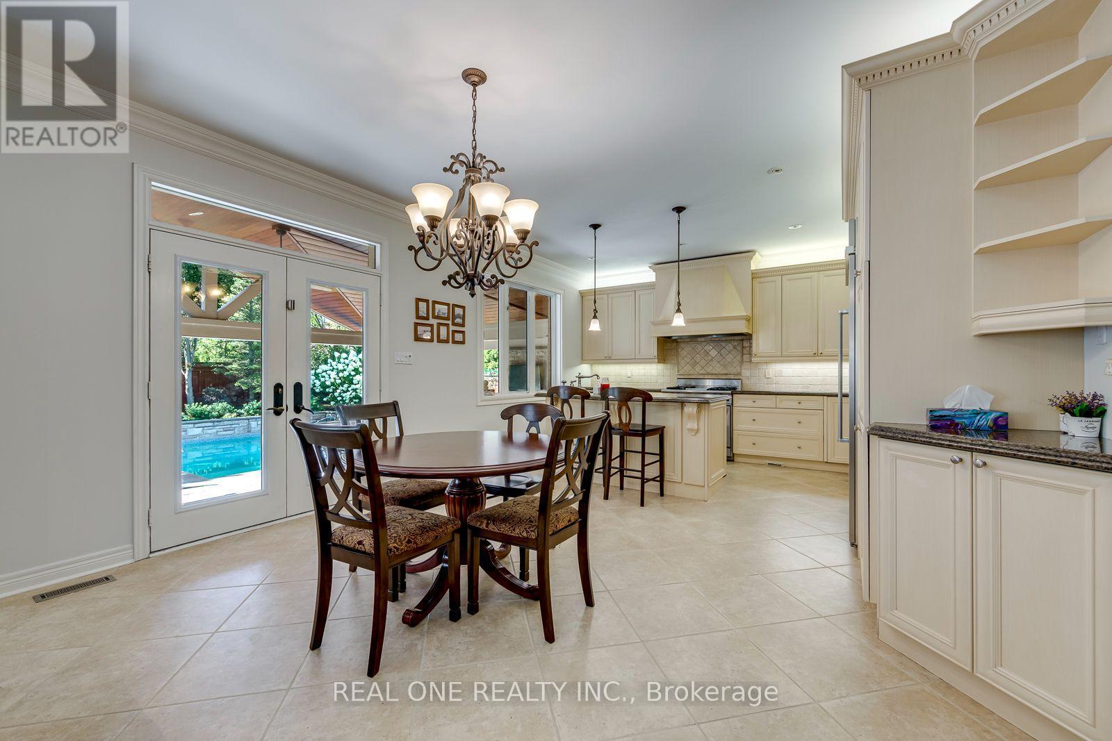 2368 Presquile Drive, Oakville, Ontario  L6H 7R1 - Photo 18 - W13705900