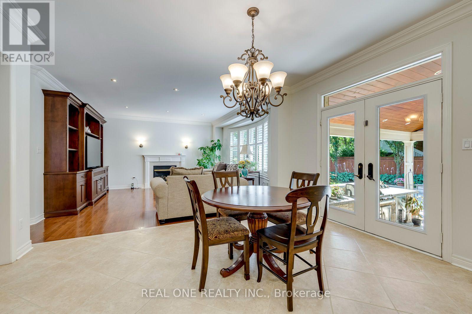 2368 Presquile Drive, Oakville, Ontario  L6H 7R1 - Photo 19 - W13705900