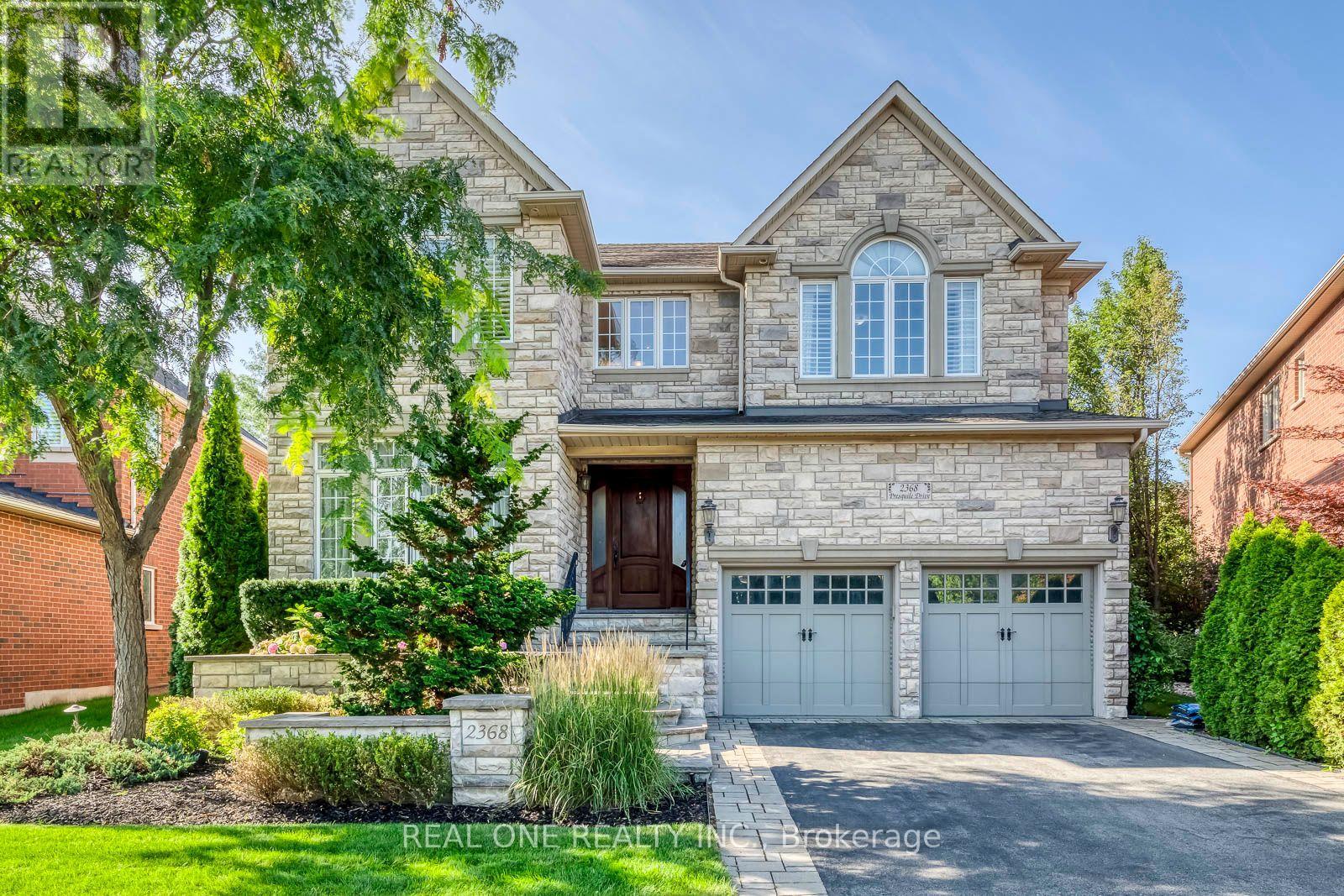 2368 Presquile Drive, Oakville, Ontario  L6H 7R1 - Photo 2 - W13705900