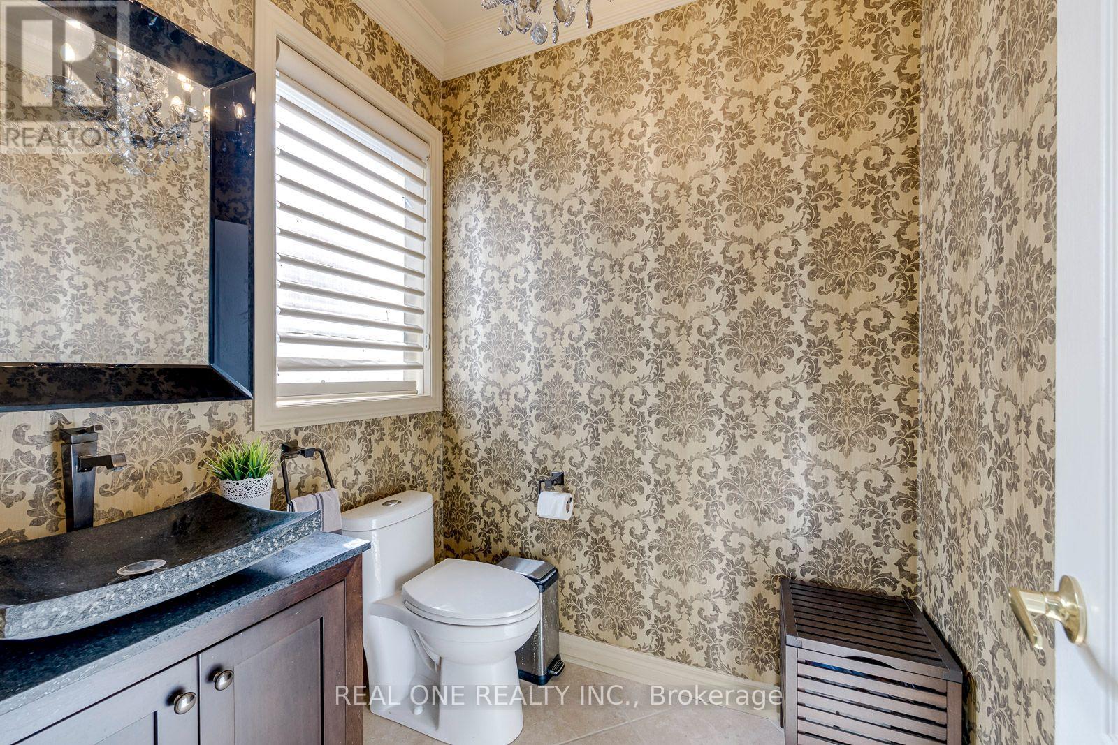 2368 Presquile Drive, Oakville, Ontario  L6H 7R1 - Photo 21 - W13705900
