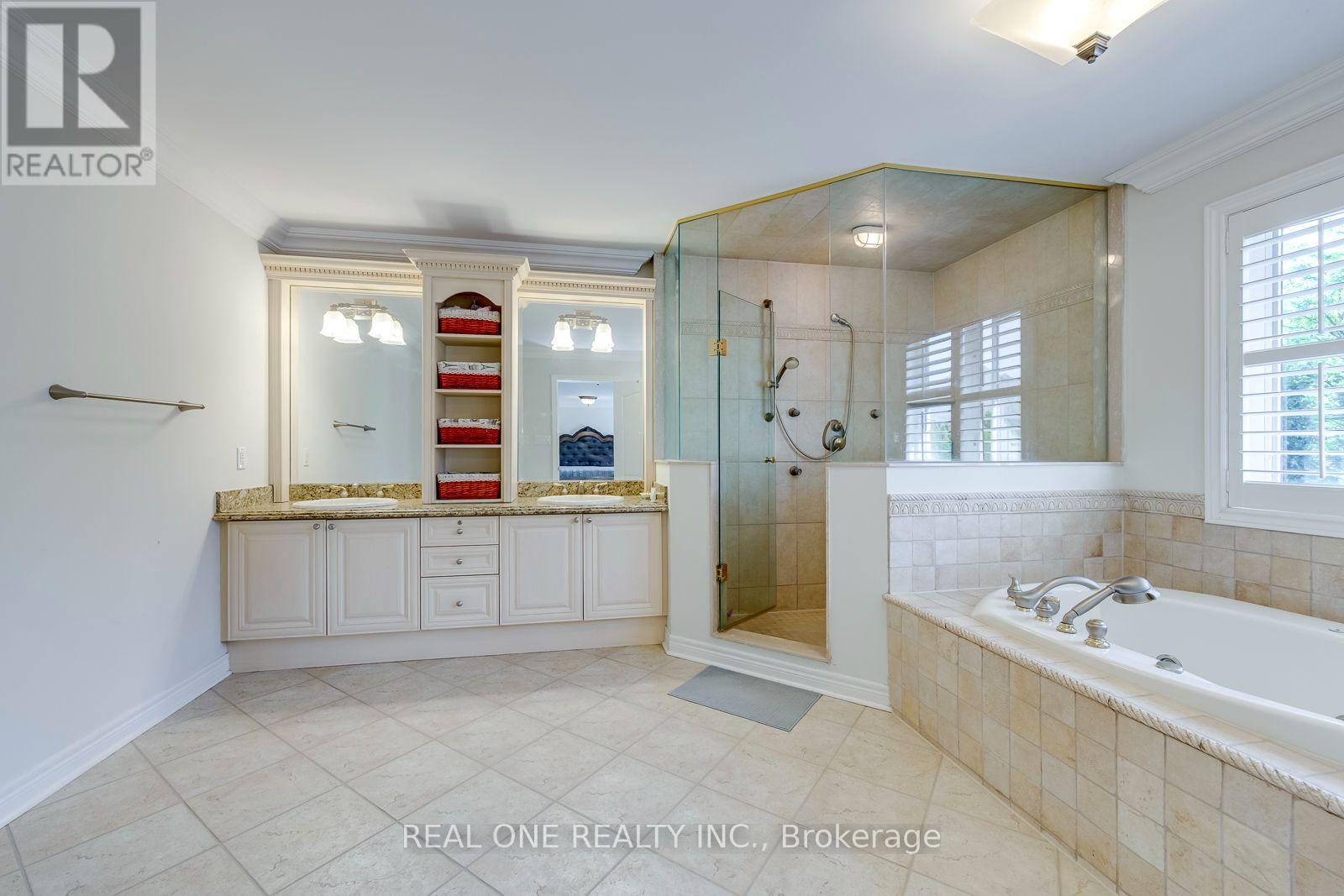 2368 Presquile Drive, Oakville, Ontario  L6H 7R1 - Photo 29 - W13705900