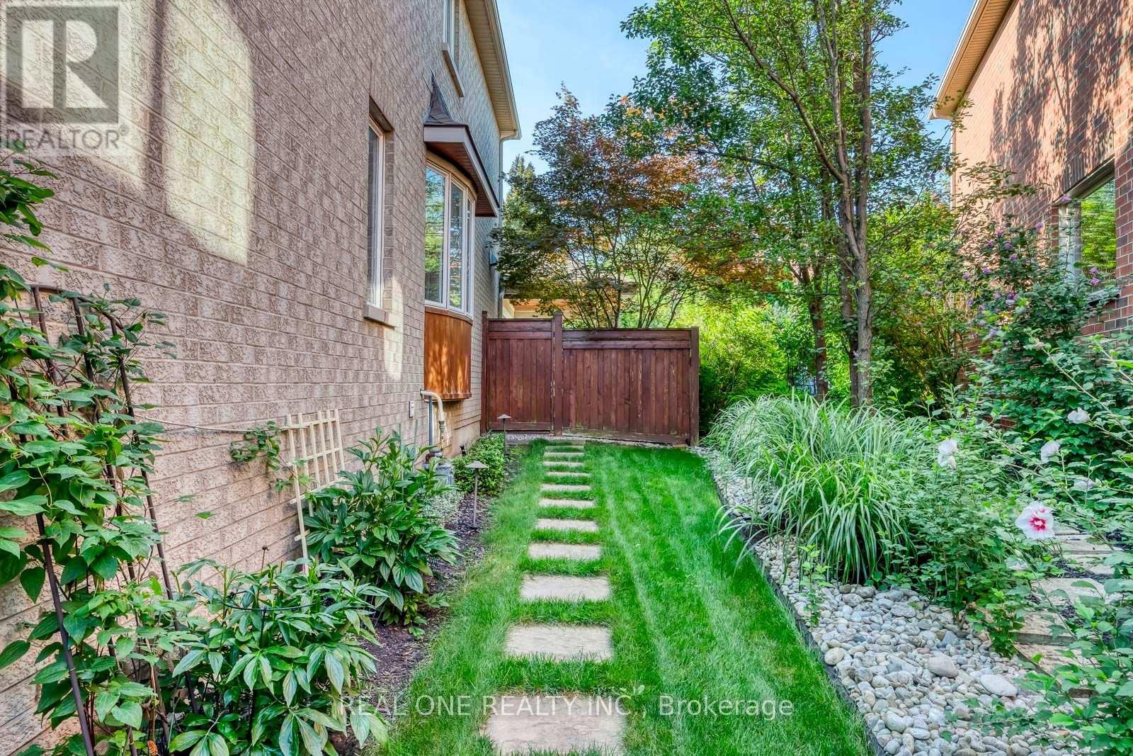 2368 Presquile Drive, Oakville, Ontario  L6H 7R1 - Photo 42 - W13705900