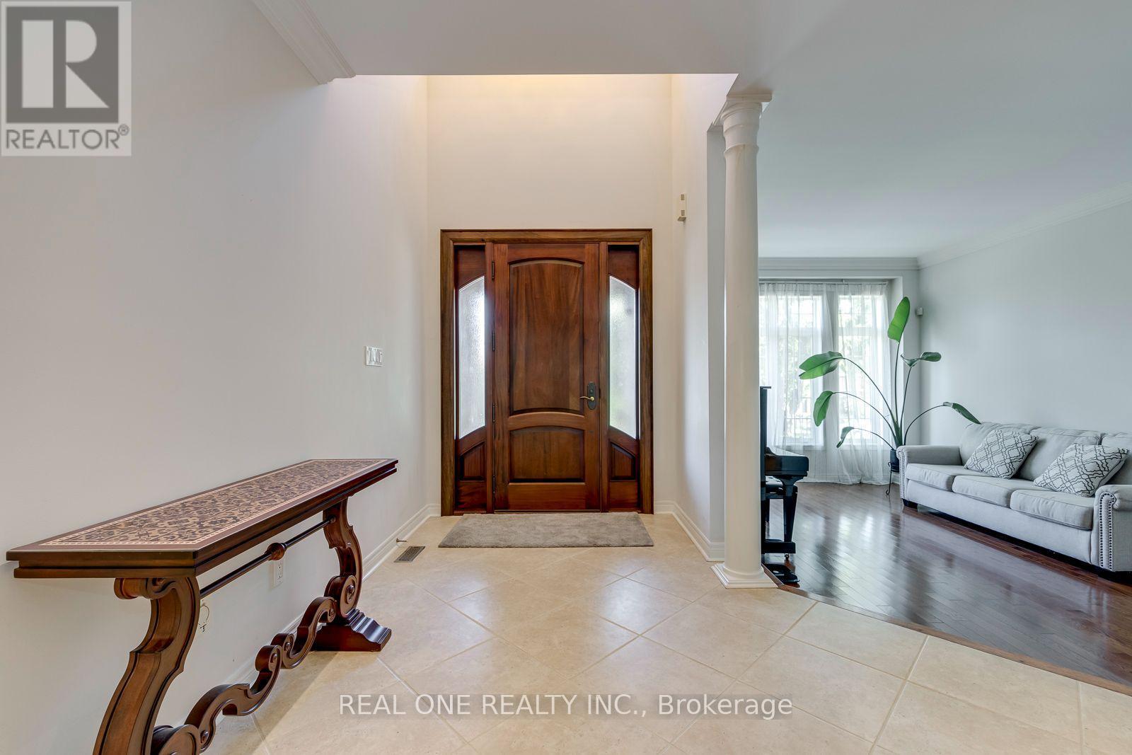 2368 Presquile Drive, Oakville, Ontario  L6H 7R1 - Photo 6 - W13705900