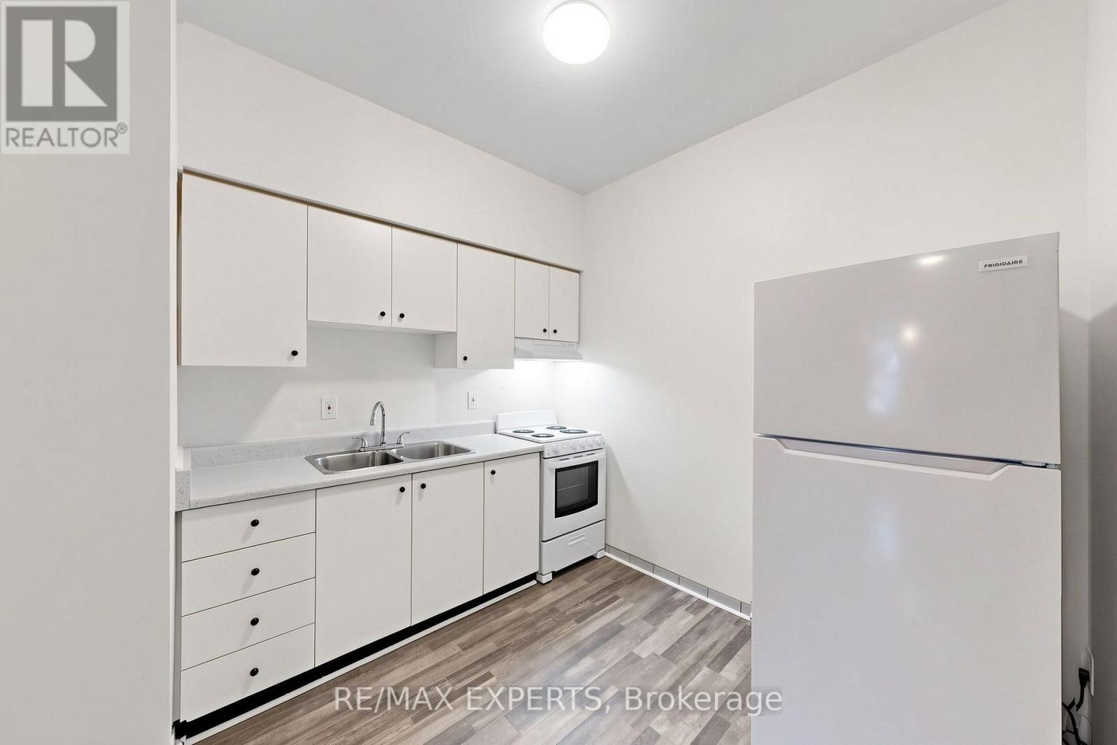 204 - 218 Close Avenue, Toronto, Ontario  M6K 1M3 - Photo 11 - W13705956