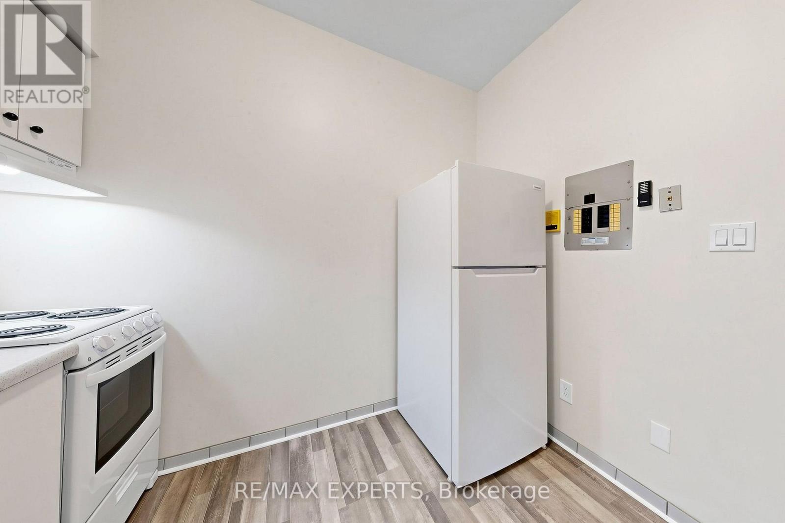 204 - 218 Close Avenue, Toronto, Ontario  M6K 1M3 - Photo 13 - W13705956