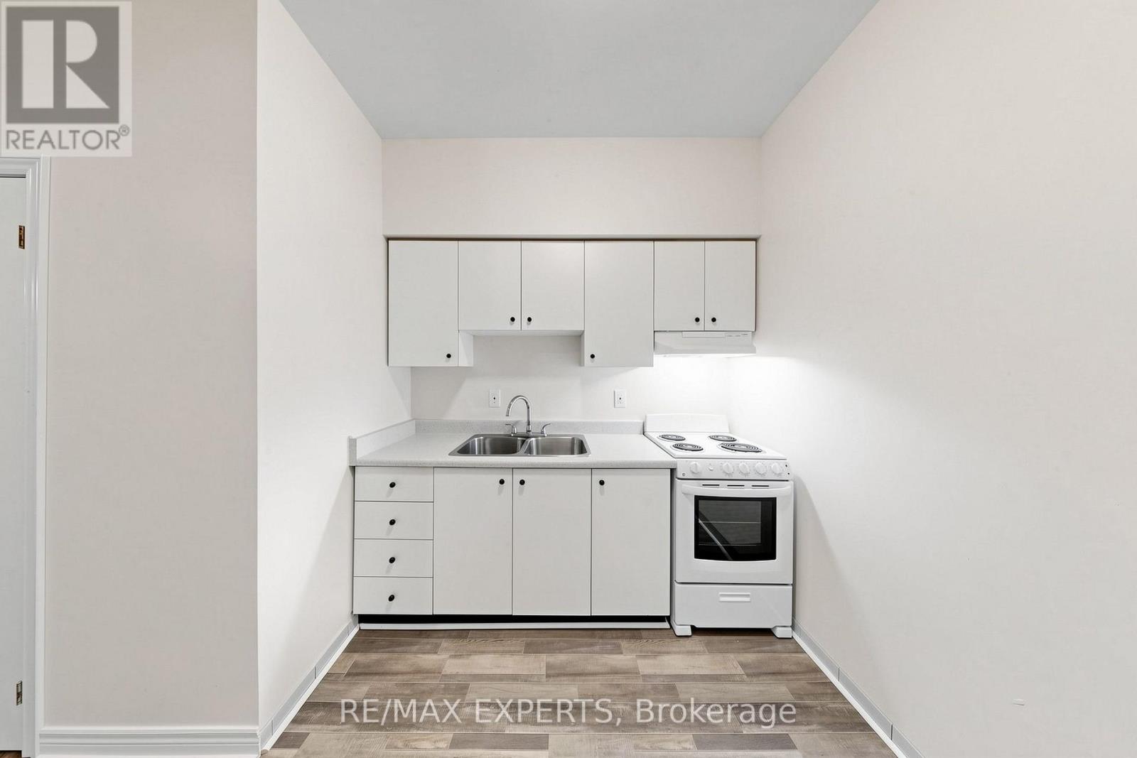 204 - 218 Close Avenue, Toronto, Ontario  M6K 1M3 - Photo 15 - W13705956