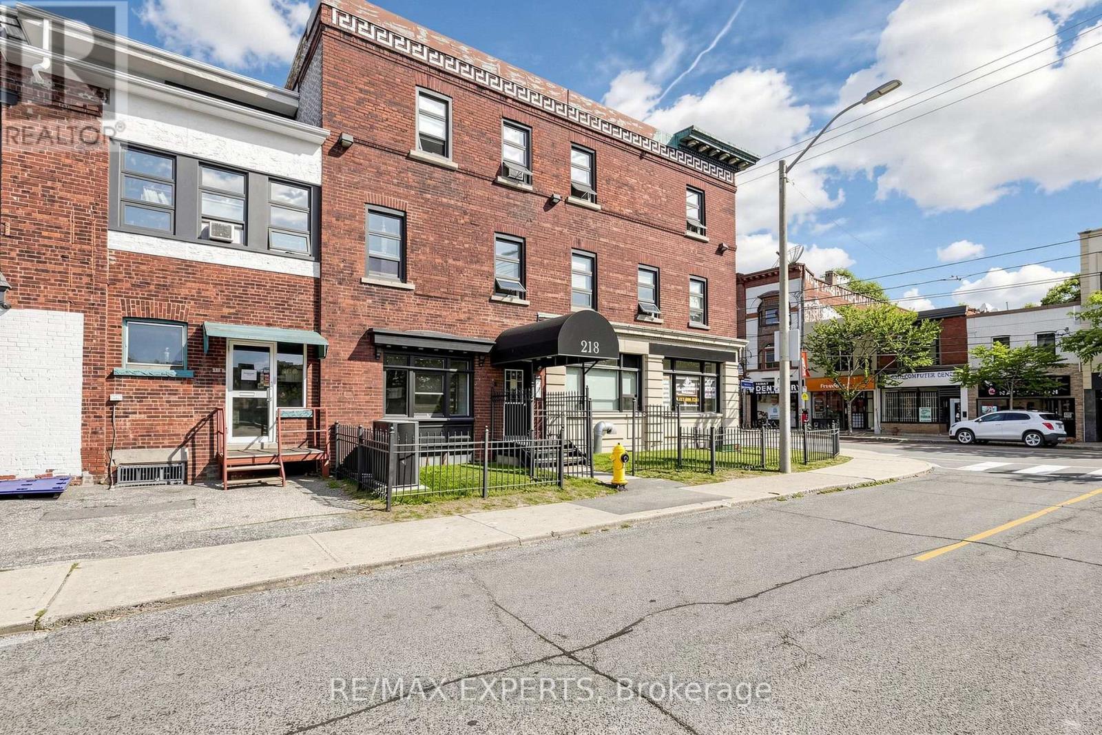 204 - 218 Close Avenue, Toronto, Ontario  M6K 1M3 - Photo 3 - W13705956