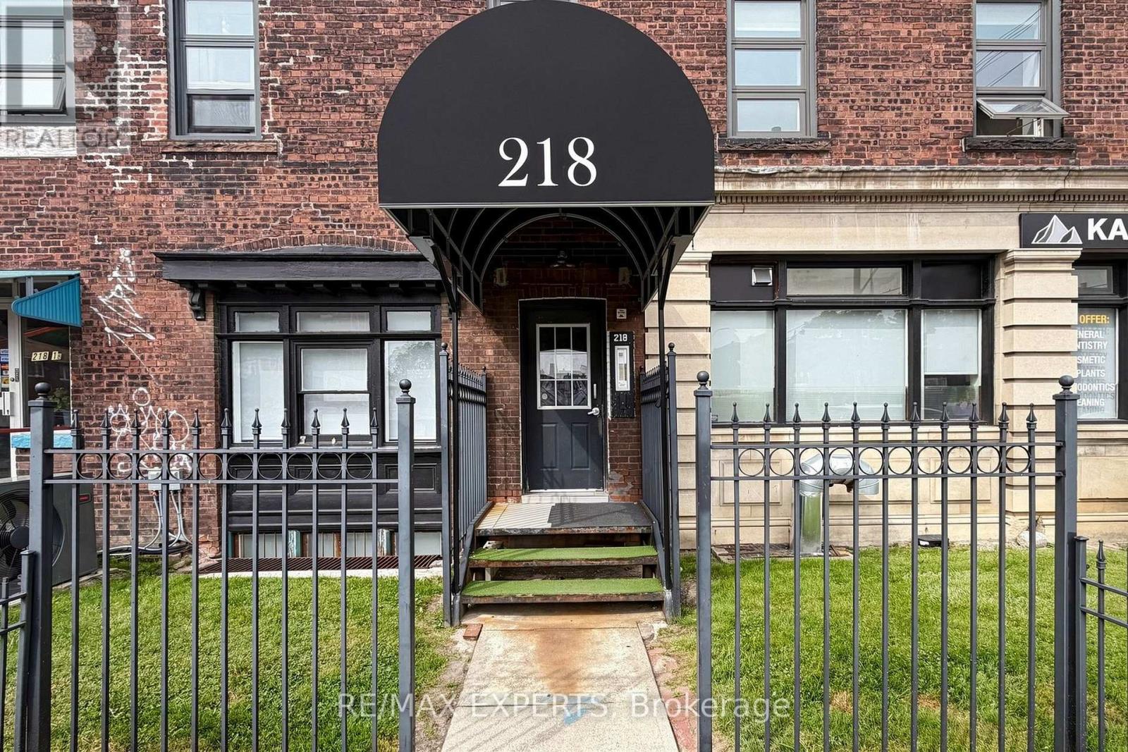 204 - 218 Close Avenue, Toronto, Ontario  M6K 1M3 - Photo 4 - W13705956