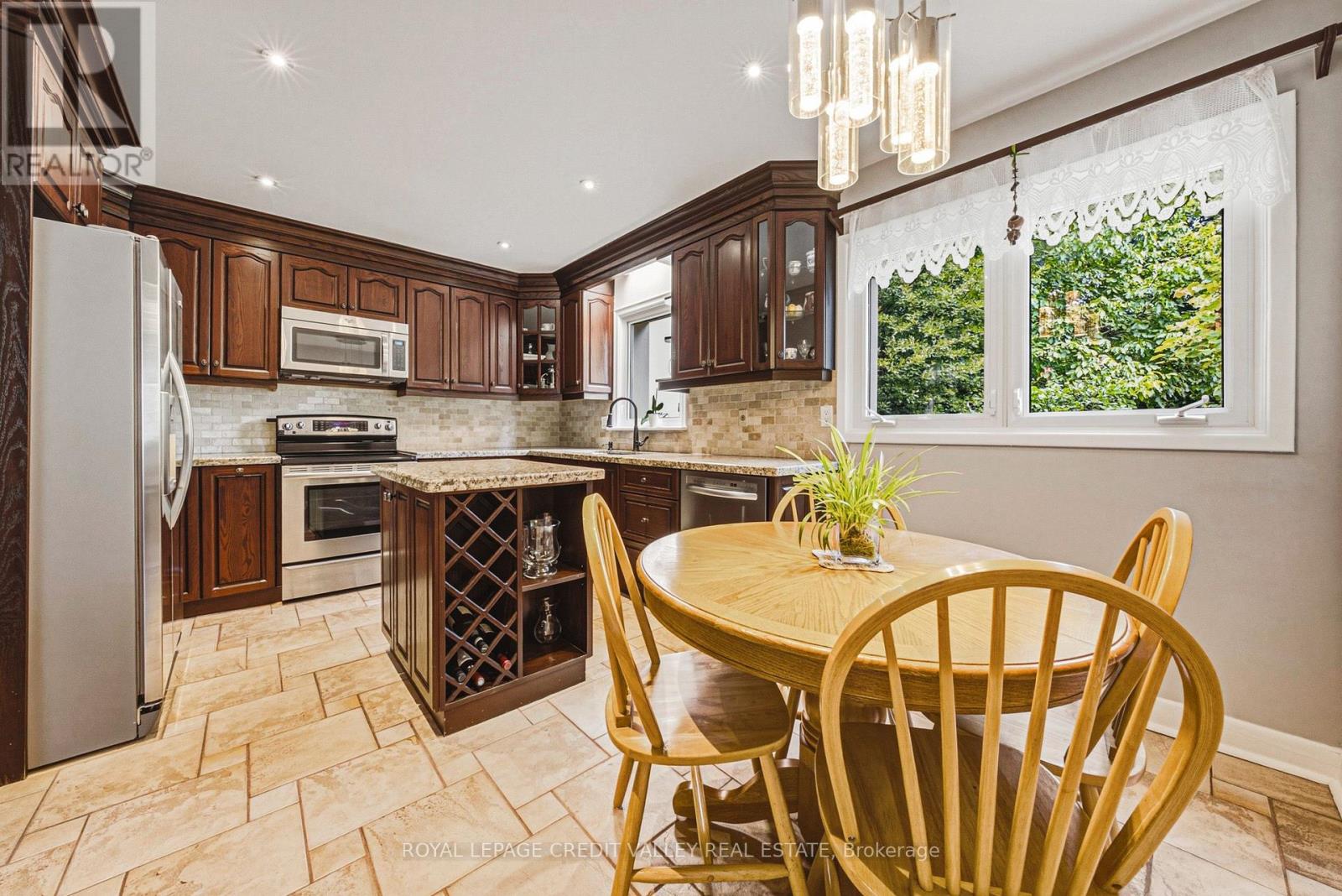 471 The Kingsway, Toronto, Ontario  M9A 3W5 - Photo 13 - W13705960