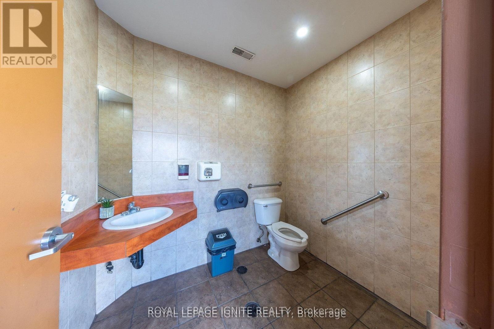 1 - 1706 Dundas Street E, Mississauga, Ontario  L4X 1L7 - Photo 11 - W13705962